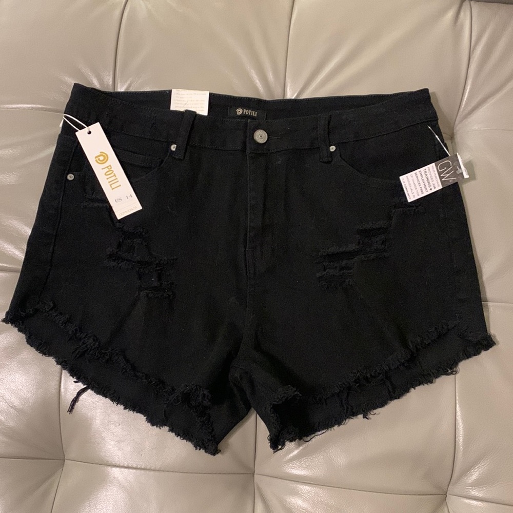 Potili women black shorts